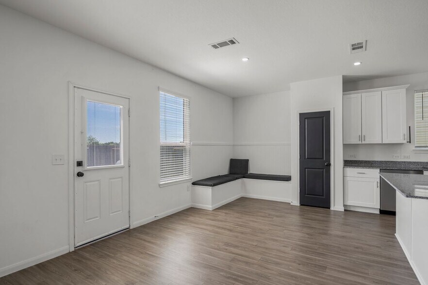 Building Photo - 23403 Cranberry Grader Ln