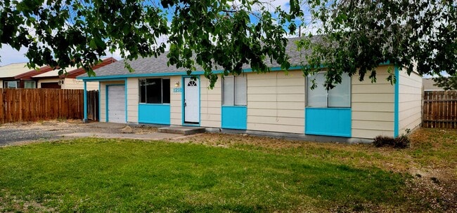 Primary Photo - 1218 Lowry St