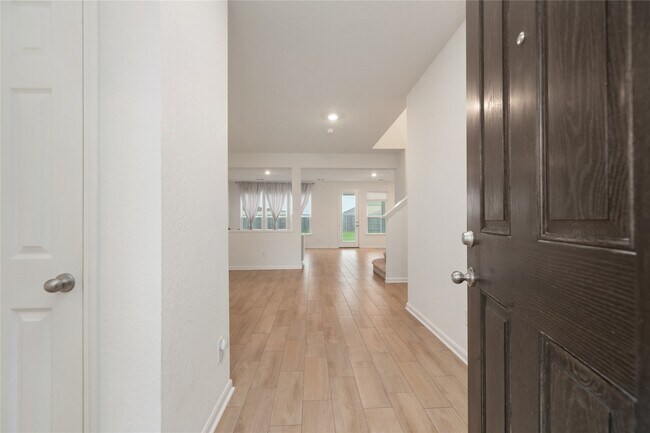 Building Photo - 14627 Monterey Cypress Dr