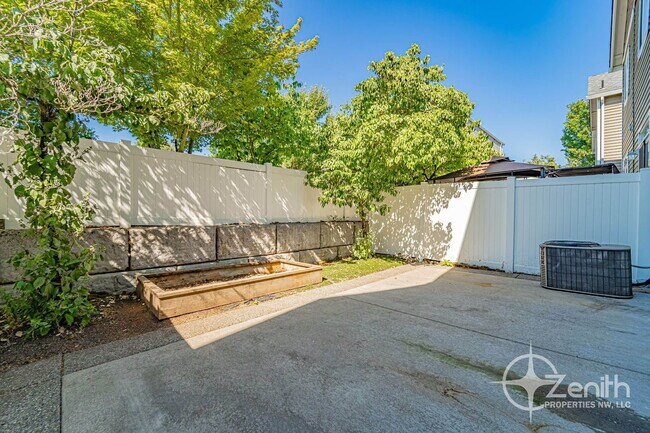 Building Photo - 3512 NE 80th St