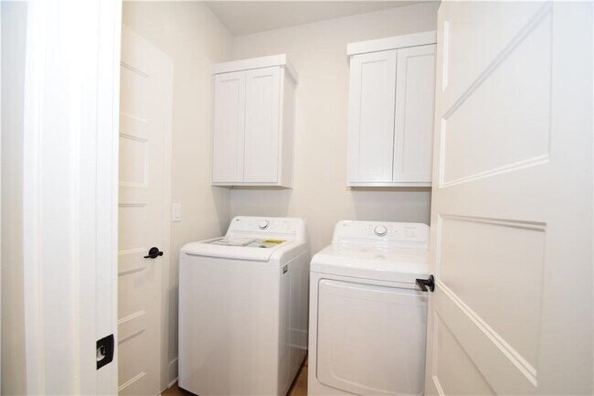 Building Photo - 1831 Lapis Ave