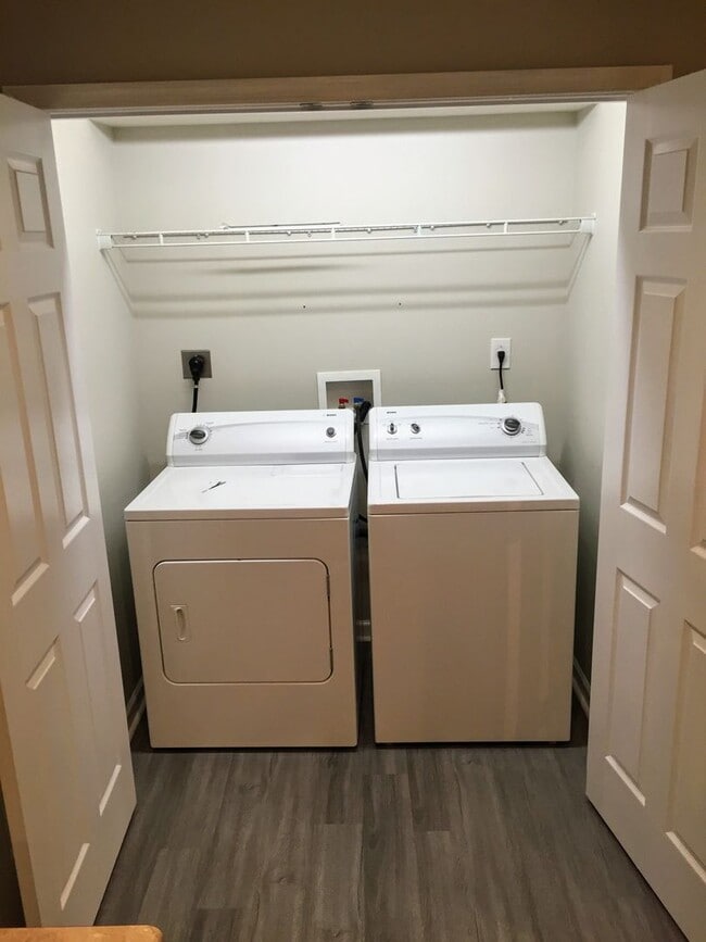 Building Photo - 3 Bedroom Townhome in Lynchburg