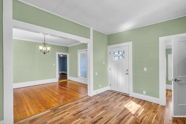 Building Photo - 801 NC-33