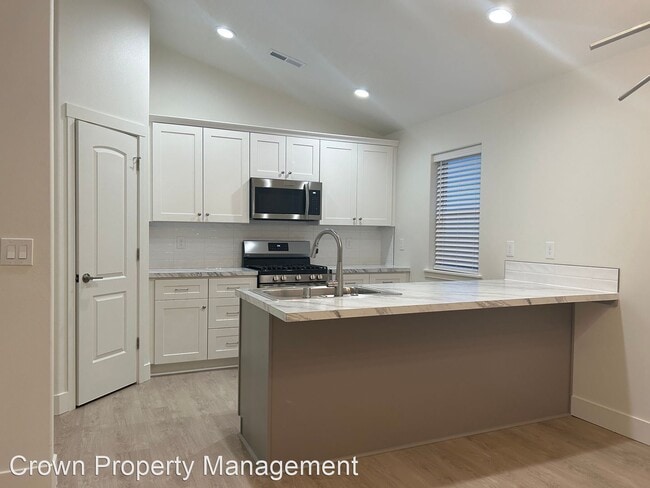 Building Photo - 3 br, 2 bath House - 10501 Chinook Dr.