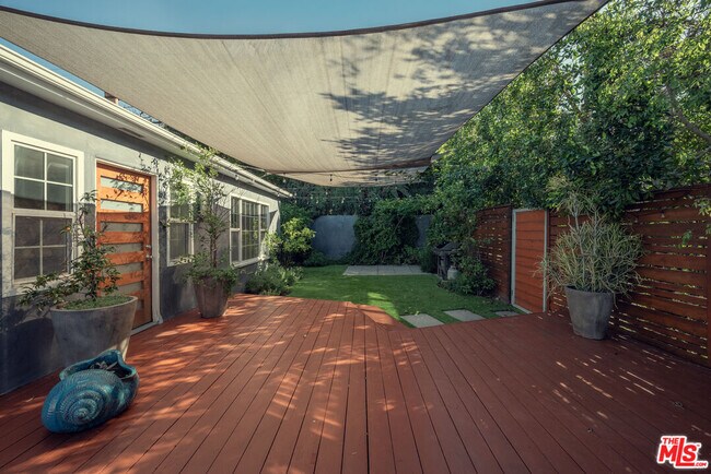 Building Photo - 4141 Verdugo View Dr