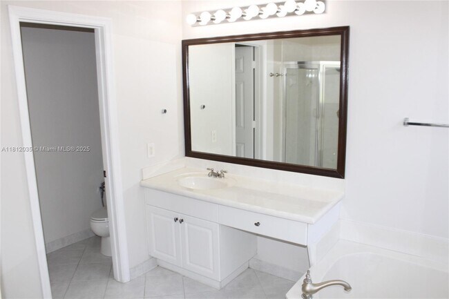Building Photo - 1342 Crossbill Ct