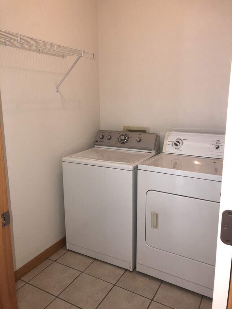 Building Photo - 1547 N Redhawk Dr