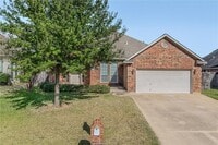 Building Photo - 4009 Reatta Ln