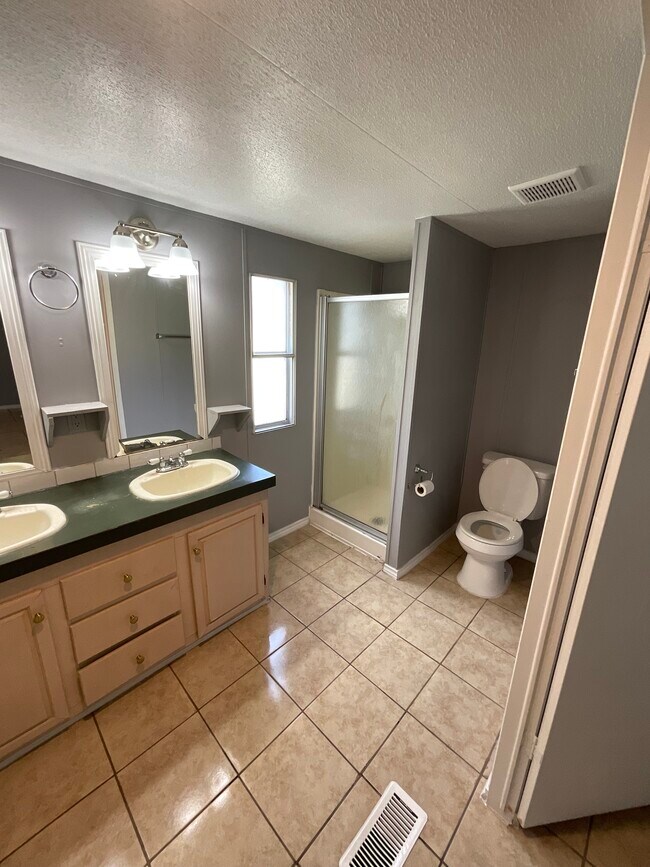 Building Photo - 112 County Road 3563