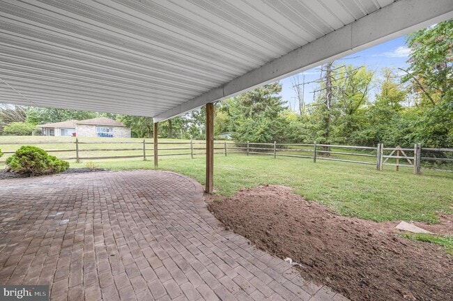 Building Photo - 219 S Pleasantview Rd
