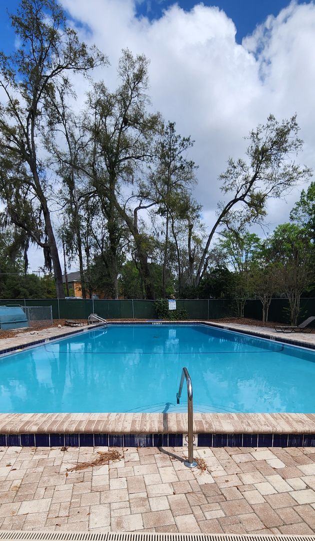 Building Photo - 2 Bed / 2.5 Bath End-Unit Townhome in Mill Run