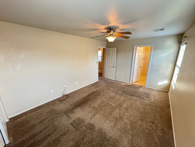 Building Photo - Gorgeous 3Bed/2.5Bath, 2-Story Home located in the SW part of the valley