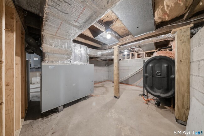 Building Photo - 207 Hillcrest Rd