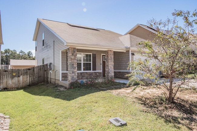 Building Photo - 489 Eisenhower Dr