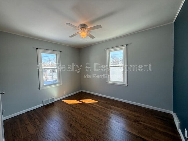 Building Photo - 114 Martin Ave