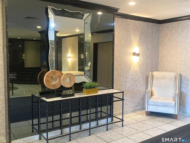 Building Photo - 65 Prospect St