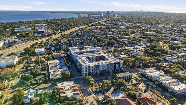 Building Photo - 1700 W Cleveland St