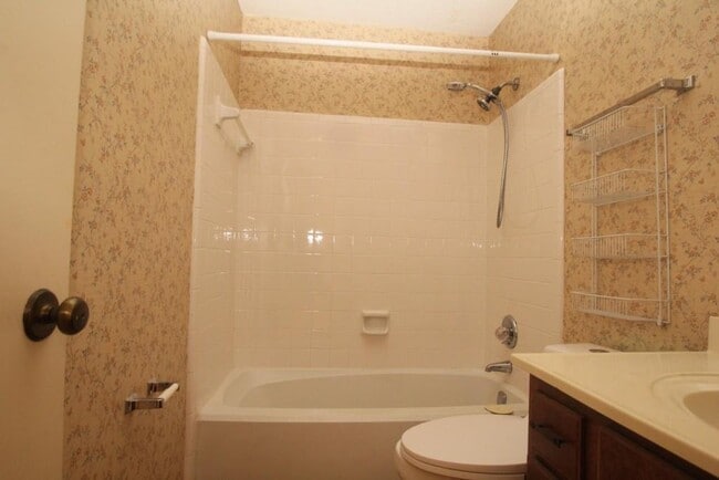 Building Photo - 574 Emory Oaks Way