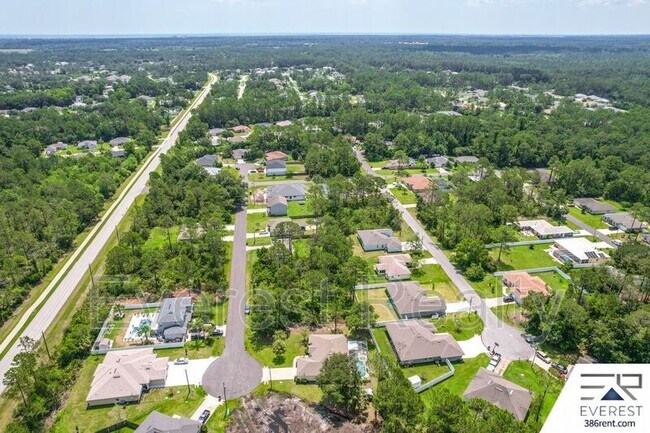 Building Photo - 13 Sleigh Bell Pl