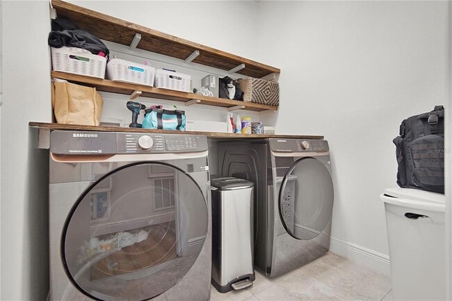 Building Photo - 15419 Uglis Aly