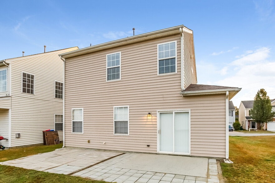 Building Photo - 4635 Abercromby St