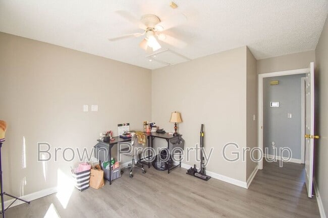 Building Photo - 5598 Windy Knoll Pl