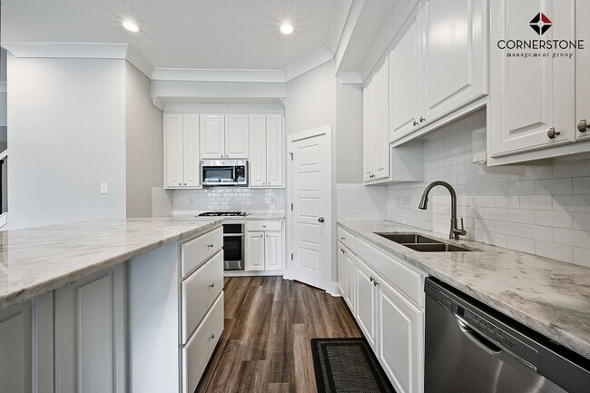 Building Photo - 4 Bedroom in a Gated Community