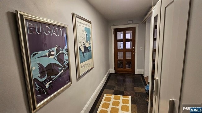 Building Photo - 27 Russell Ave