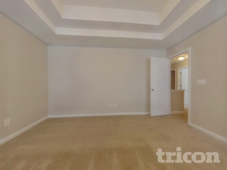 Building Photo - 120 Lakeside Point