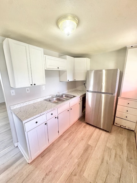 Building Photo - 2828 E 15th St