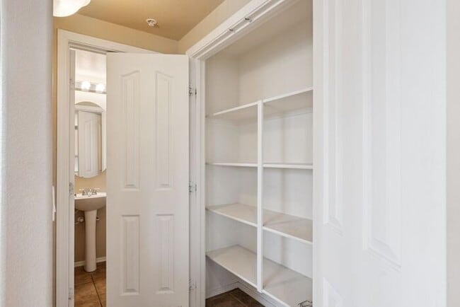 Building Photo - 2401 E Rio Salado Pkwy