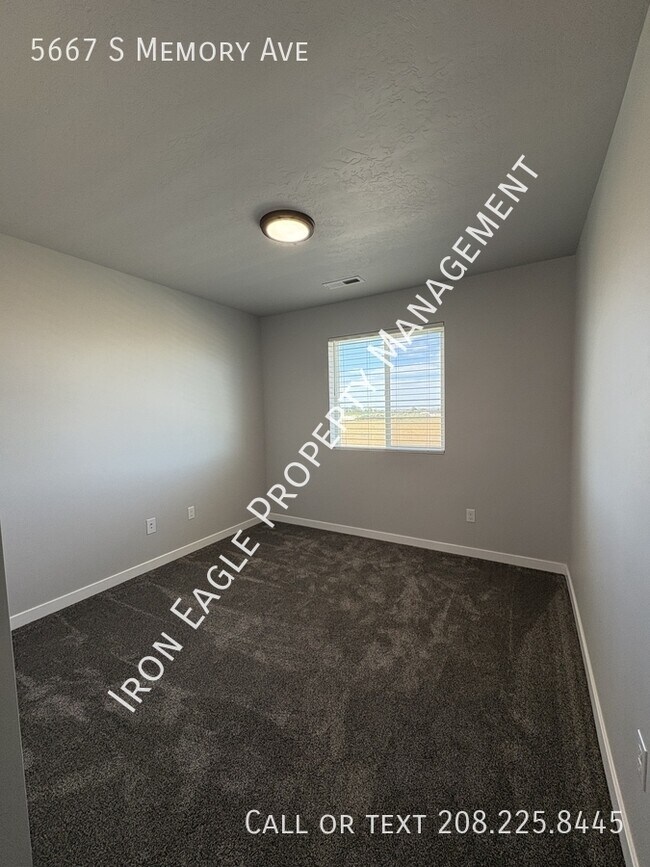 Building Photo - 5667 S Memory Ave