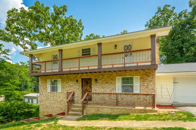 Building Photo - 508 Briar Park Ln