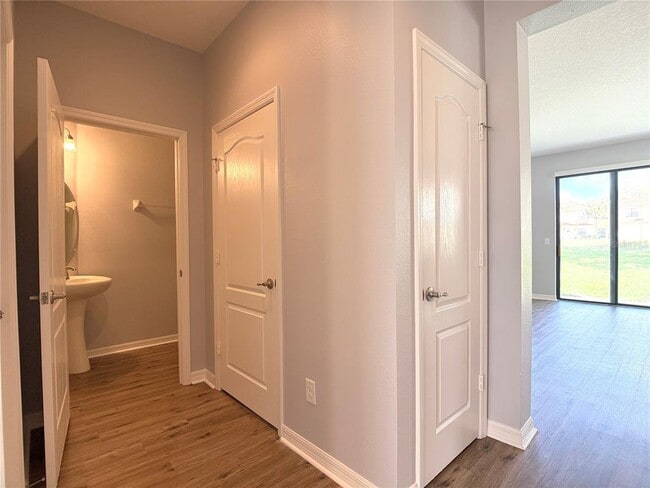 Building Photo - 1282 Clove Dr