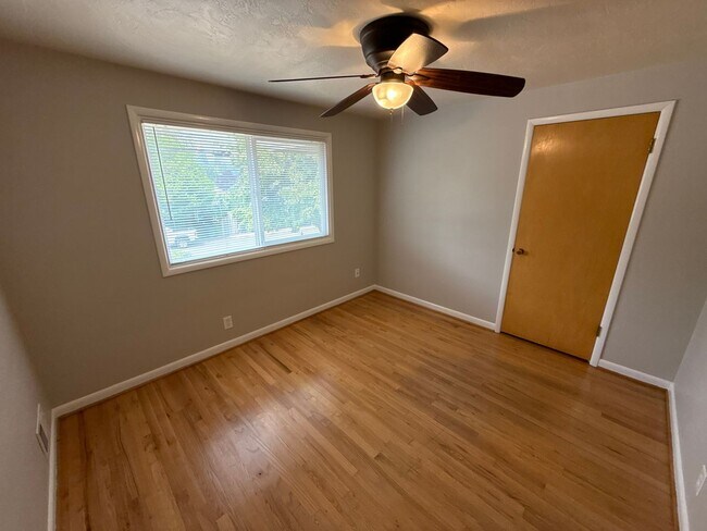 Building Photo - Beautiful Four Bedroom Home in South Salem with Large Backyard and New Paver Patio!