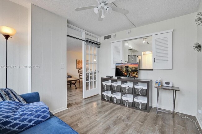 Building Photo - 2017 S Ocean Dr