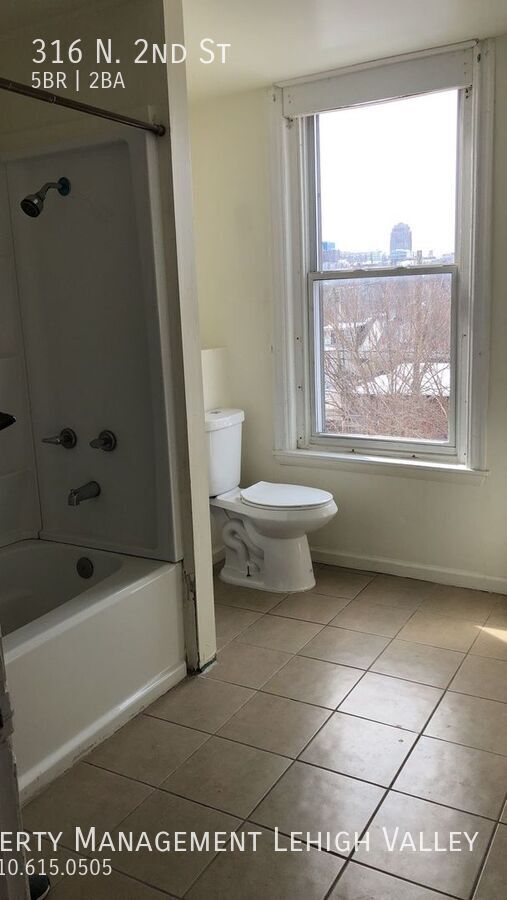 Building Photo - 316 N 2nd St