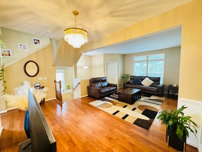 Building Photo - 2381 Abington Dr