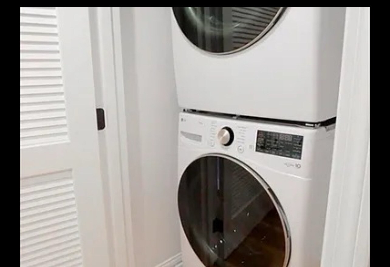 Building Photo - 789 Columbia Rd