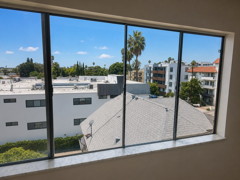 Building Photo - 1344 N Martel Ave