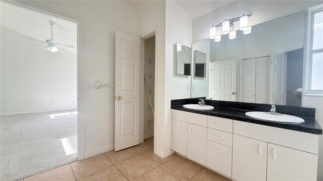 Building Photo - 13427 Heron Cove Dr