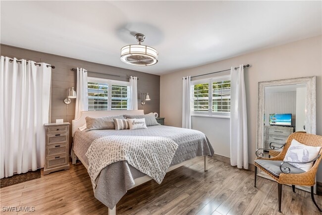 Building Photo - 564 109th Ave N