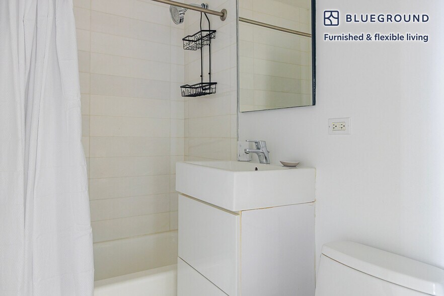 Building Photo - 360 E 65th St