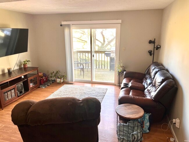 Building Photo - 519 E Graham Pl