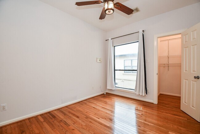 Building Photo - 2431 Dorrington St
