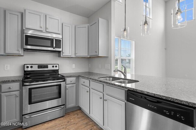 Building Photo - 7334 Chipley Dr