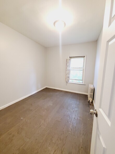 Unit 1 - 197 Orient Ave