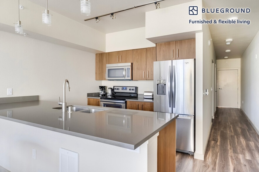 Building Photo - 1414 10th Ave