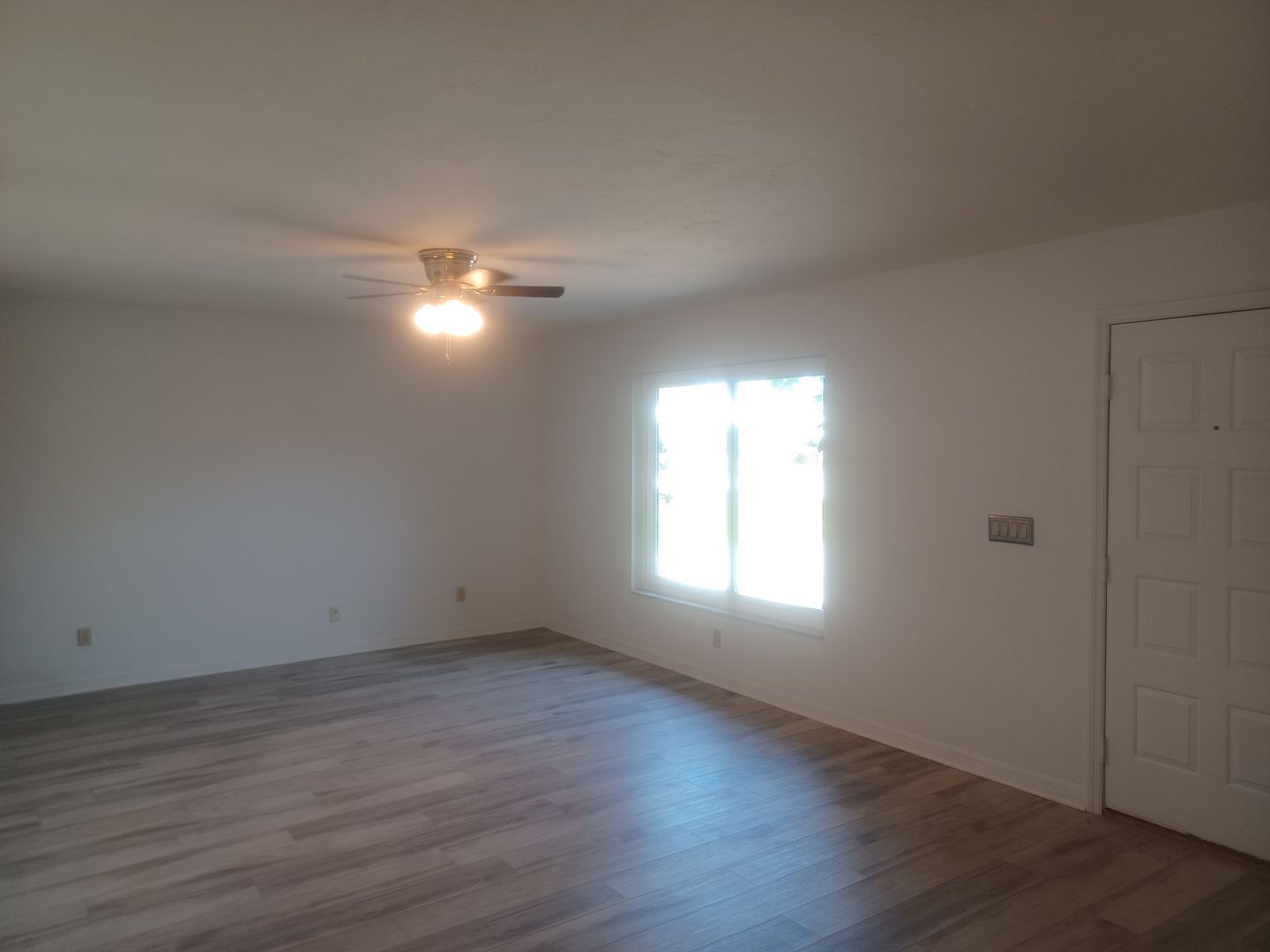 Building Photo - COMING SOON: Spacious Gulf Access 3 BR / 3 BA Home With a Large Screened Lanai for Entertaining &...