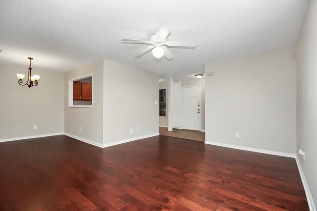 Building Photo - Spacious Condo in East Charlotte; Minutes ...